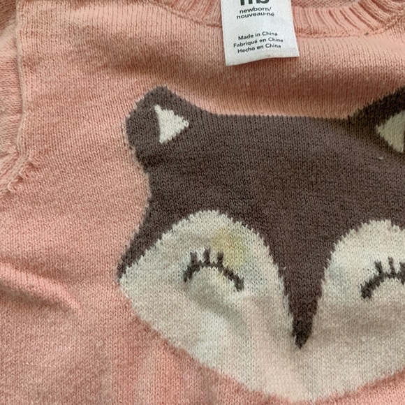 ✨Leggings + sweater outfit✨ - Picture 6 of 6